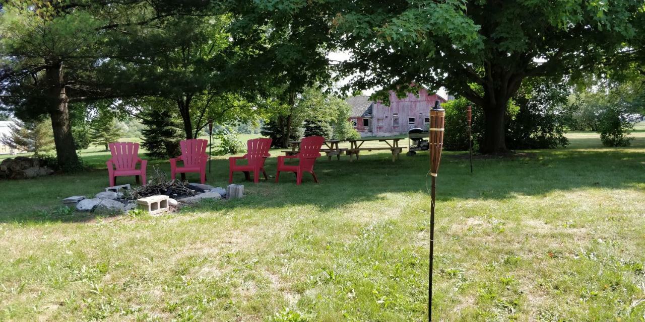 Becker's Private 2 Queen Beds, 1 Futon With A Great Back Yard! * Auburn
