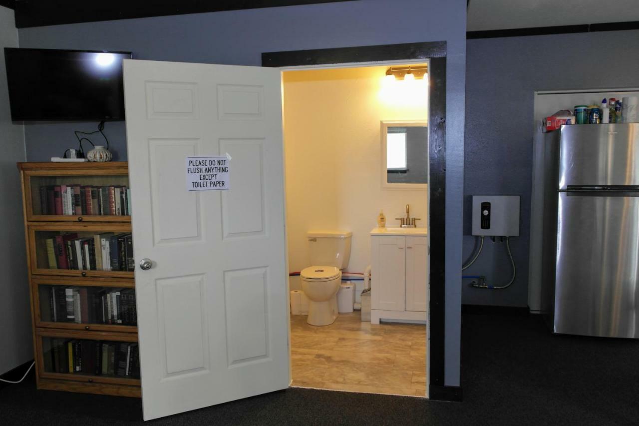 Becker's Private 2 Queen Beds, 1 Futon With A Great Back Yard! Auburn